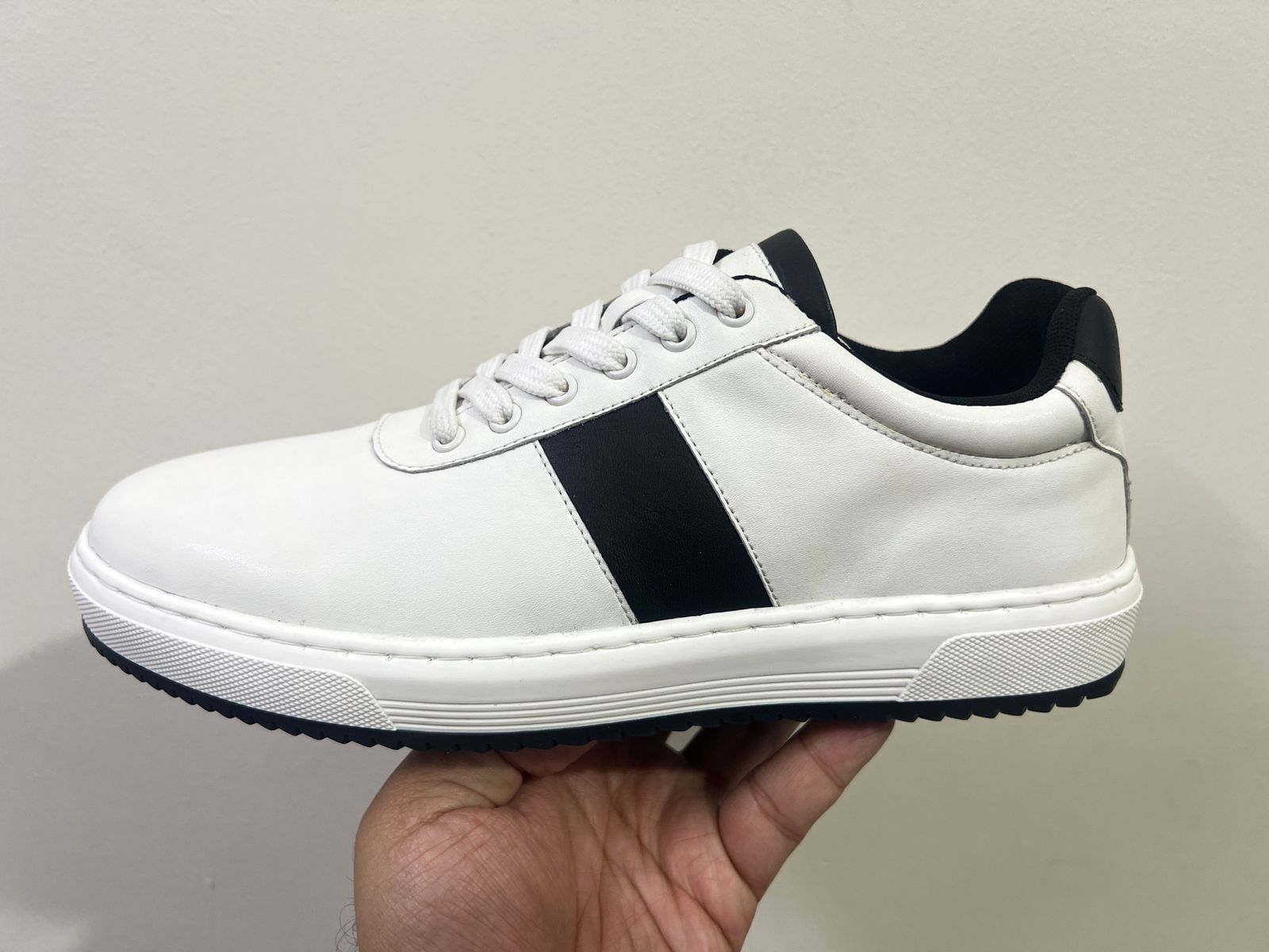 White Leather Casual Sneakers-BOM-CS2-WHT
